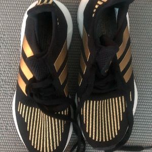 Adidas Swift Run